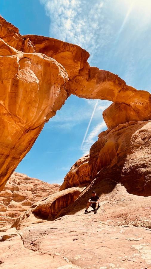 Friend Wadi Rum Luaran gambar