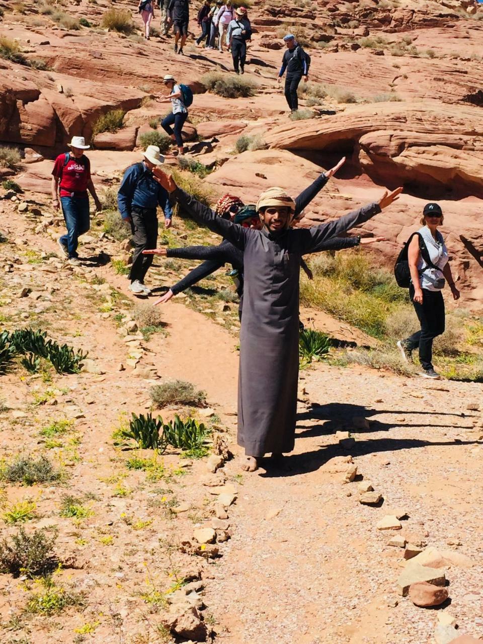 Friend Wadi Rum Luaran gambar